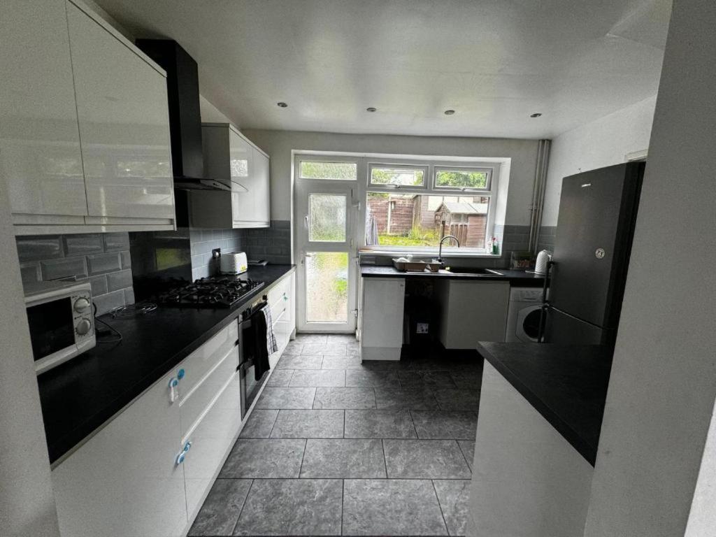 Single Room Xxx Manchester Middleton  Exterior foto